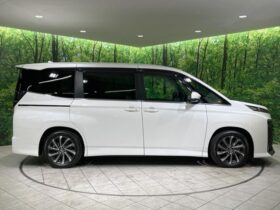 
									TOYOTA Voxy S-Z Pearl White 2024′ EK9ZO full								