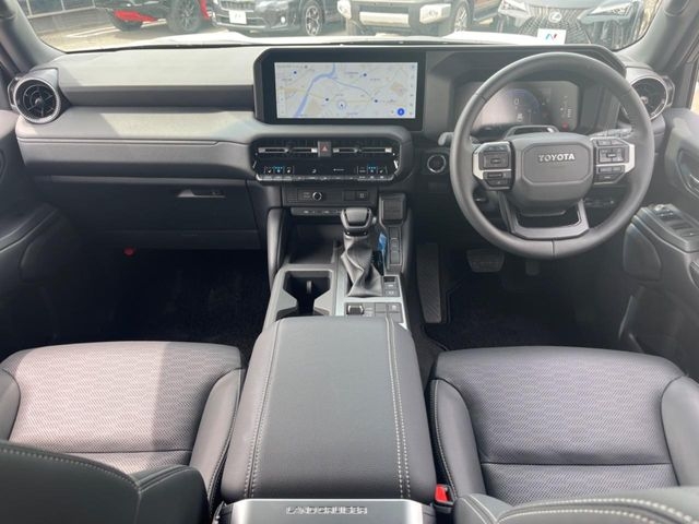 TOYOTA Land Cruiser Wagon VX Pearl White 2024′ EKA1Z