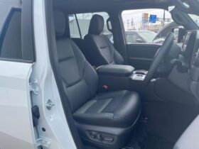 
									TOYOTA Land Cruiser Wagon VX Pearl White 2024′ EKA1Z full								