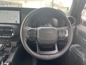 
									TOYOTA Land Cruiser Wagon VX Pearl White 2024′ EKA1Z full								