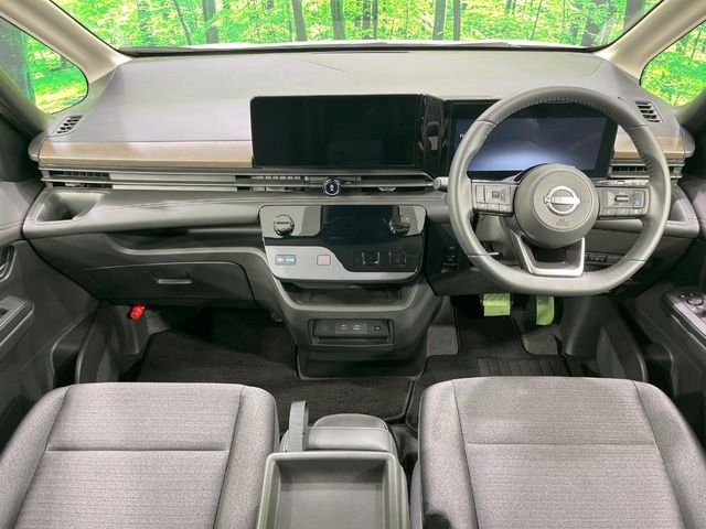 NISSAN Serena e-POWER Highway Star V Pearl White 2024′ EKA2D