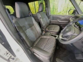 
									TOYOTA Voxy S-Z Pearl White 2025′ EKA36 full								