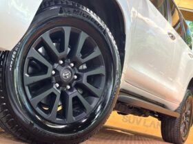 
									TOYOTA Land Cruiser Prado TX L Packet Matte Black Ed Pearl White 2023′ EKAKC full								