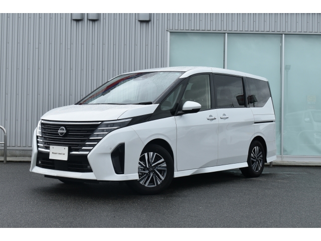 NISSAN Serena e-POWER Highway Star V Pearl White 2023′ EKAPZ