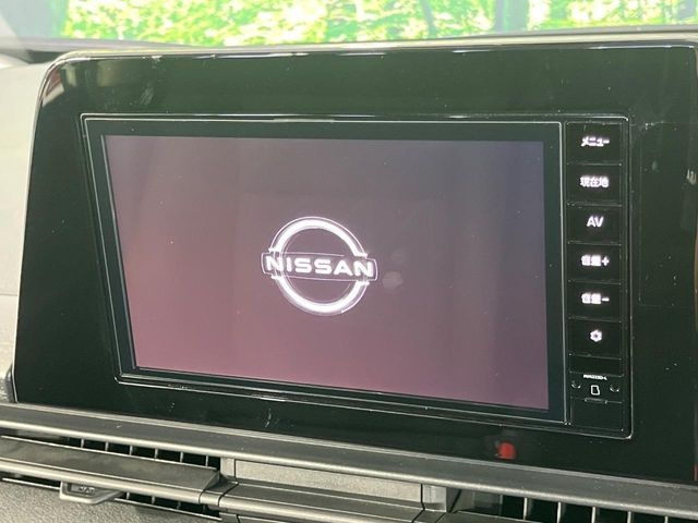 NISSAN Serena e-POWER XV Pearl White 2023′ EKENI