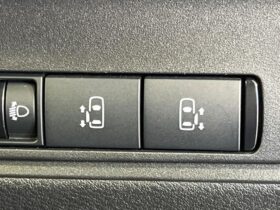 
									NISSAN Serena e-POWER XV Pearl White 2023′ EKENI full								