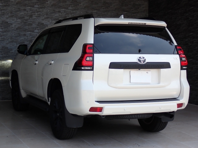 TOYOTA Land Cruiser Prado TX L Packet Matte Black Ed Pearl White 2023′ EM6WJ