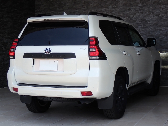 TOYOTA Land Cruiser Prado TX L Packet Matte Black Ed Pearl White 2023′ EM6WJ
