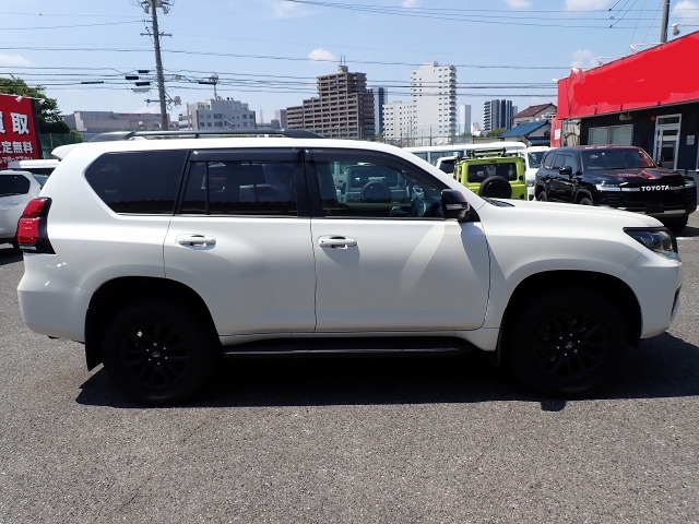 TOYOTA Land Cruiser Prado TX L Packet Matte Black Ed Pearl White 2023′ EM6WJ