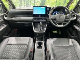 
									TOYOTA Noah S-Z Pearl White 2023′ EMFLK full								