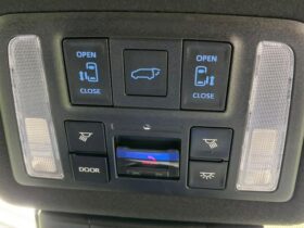 
									TOYOTA Noah S-Z Pearl White 2023′ EMFLK full								