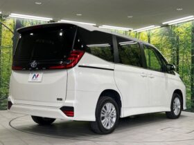 
									TOYOTA Noah S-Z Pearl White 2023′ EMFLK full								