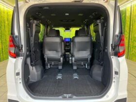 
									TOYOTA Noah S-Z Pearl White 2023′ EMG29 full								