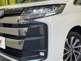 
									TOYOTA Noah S-Z Pearl White 2023′ EMG29 full								
