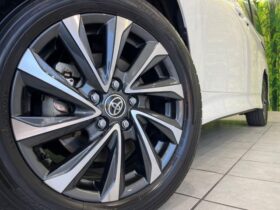 
									TOYOTA Noah S-Z Pearl White 2023′ EMG29 full								