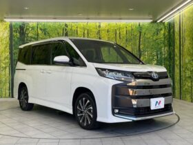 
									TOYOTA Noah S-Z Pearl White 2023′ EMG29 full								