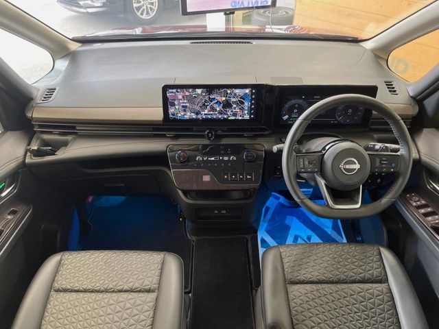 NISSAN Serena Highway Star V Black/Red 2023′ EMGDX