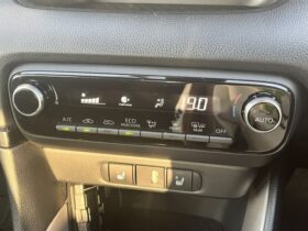 
									TOYOTA Yaris Hybrid Z Pearl White 2020′ EMINE full								