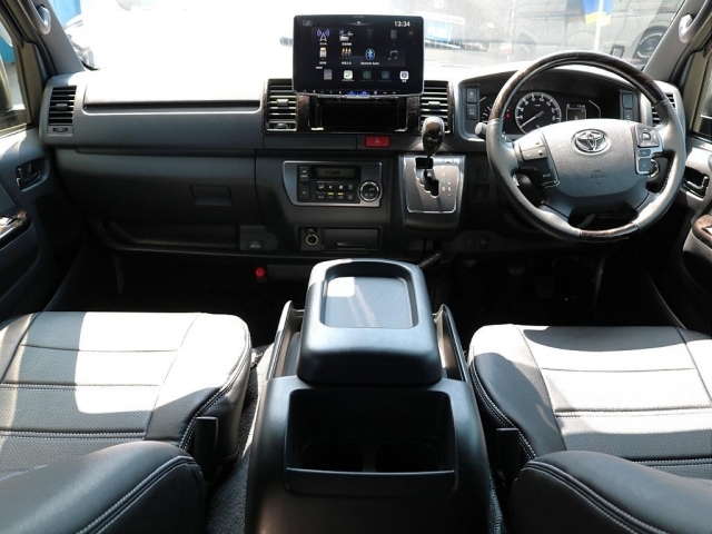 TOYOTA Hiace Van Super GL Dark Prime 2 Long Pearl White 2024′ EMIZ9