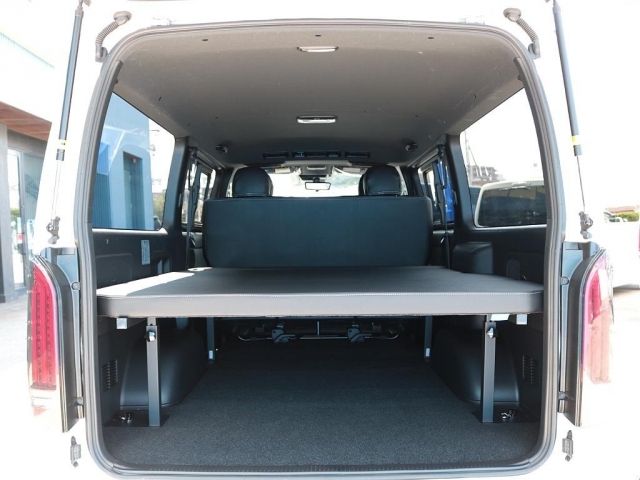 TOYOTA Hiace Van Super GL Dark Prime 2 Long Pearl White 2024′ EMIZ9