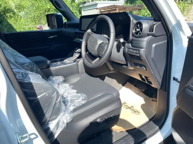 TOYOTA Land Cruiser Wagon VX Pearl White 2025′ EMJ01