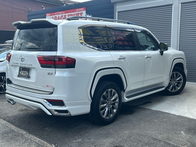 TOYOTA Land Cruiser Wagon ZX Pearl White 2024′ EMU20