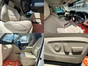 
									TOYOTA Land Cruiser Wagon ZX Pearl White 2024′ EMU20 full								