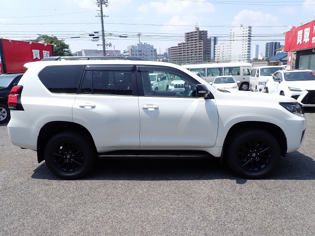 TOYOTA Land Cruiser Prado TX L Packet Matte Black Ed Pearl White 2022′ EOC2C