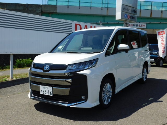 TOYOTA Noah S-Z Pearl White 2025′ EOC2H