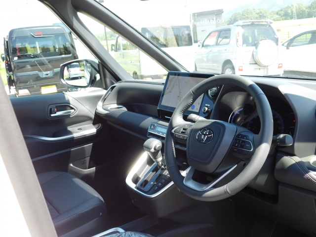 TOYOTA Noah S-Z Pearl White 2025′ EOC2H