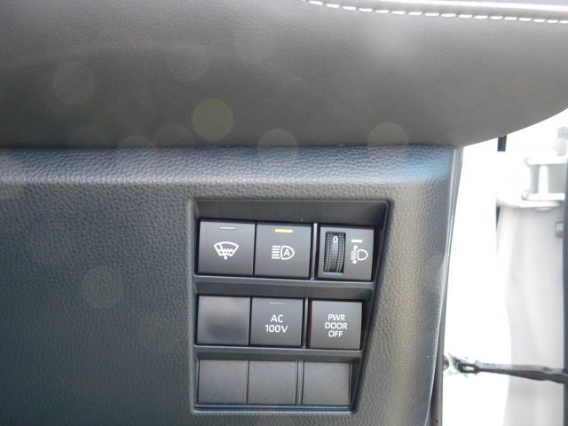 TOYOTA Noah S-Z Pearl White 2025′ EOC2H