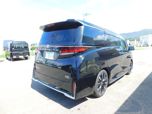TOYOTA Vellfire Executive Lounge Black 2024′ EOC2J