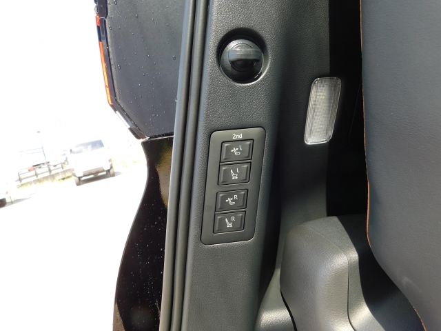 TOYOTA Vellfire Executive Lounge Black 2024′ EOC2J