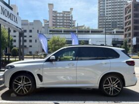 
									BMW X5 xDrive40d M Sport Pearl White 2025′ EOC55 full								