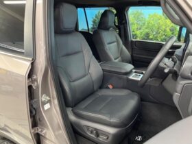 
									TOYOTA Land Cruiser Wagon VX Gray 2024′ EOK3U full								