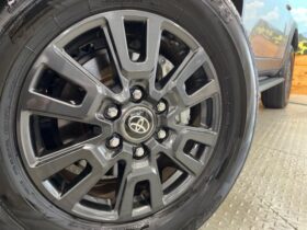 
									TOYOTA Land Cruiser Wagon VX Gray 2024′ EOK3U full								
