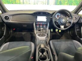 TOYOTA 86 GT Limited High Performance Packet Pearl White 2017′ EOKOT