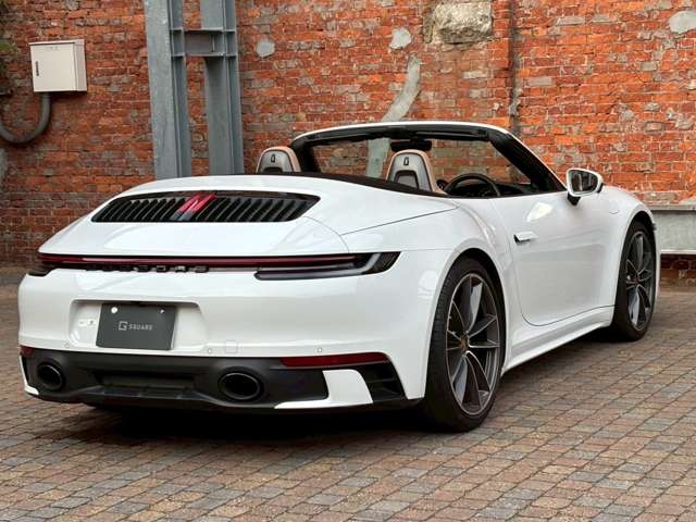 Porsche 911 Carrera White 2021′ EOLCM
