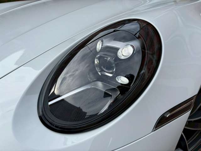 Porsche 911 Carrera White 2021′ EOLCM