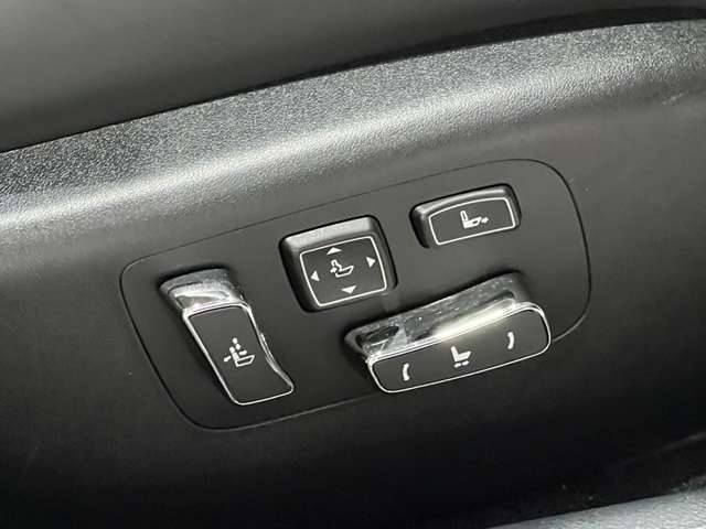 Lexus LS Version C Pearl White 2013′ EOLO1