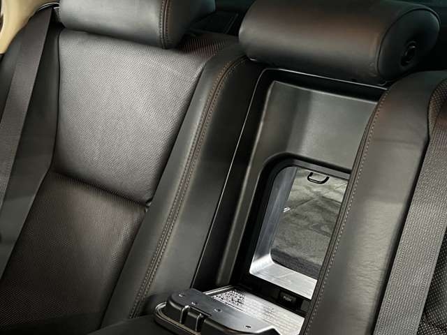 Lexus LS Version C Pearl White 2013′ EOLO1