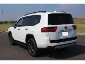 
									TOYOTA Land Cruiser Wagon 3.3 GR Sport Diesel 4WD Pearl White 2023′ EOO5X full								