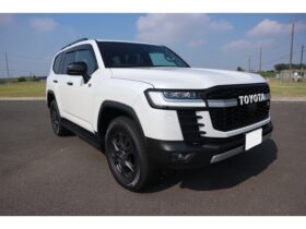 
									TOYOTA Land Cruiser Wagon 3.3 GR Sport Diesel 4WD Pearl White 2023′ EOO5X full								