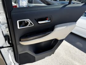 
									TOYOTA Land Cruiser Wagon ZX White 2023′ EOZ7O full								