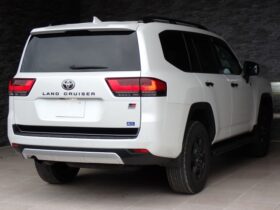 
									TOYOTA Land Cruiser Wagon GR Sport Diesel Turbo Pearl White 2022′ EQHE9 full								