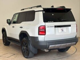 
									TOYOTA Land Cruiser Wagon VX First Edition Pearl White 2024′ EQPDN full								