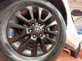 
									TOYOTA Land Cruiser Prado TX L Packet Matte Black Ed Pearl White 2023′ EQPNT full								