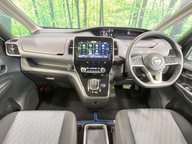 NISSAN Serena e-POWER Highway Star V Pearl White 2020′ EQQ4K