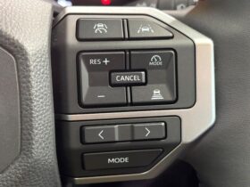 
									TOYOTA Land Cruiser Wagon VX Pearl White 2024′ EQQZ2 full								