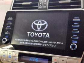 
									TOYOTA Land Cruiser Prado TX L Packet Matte Black Ed Pearl White 2023′ EQR4F full								
